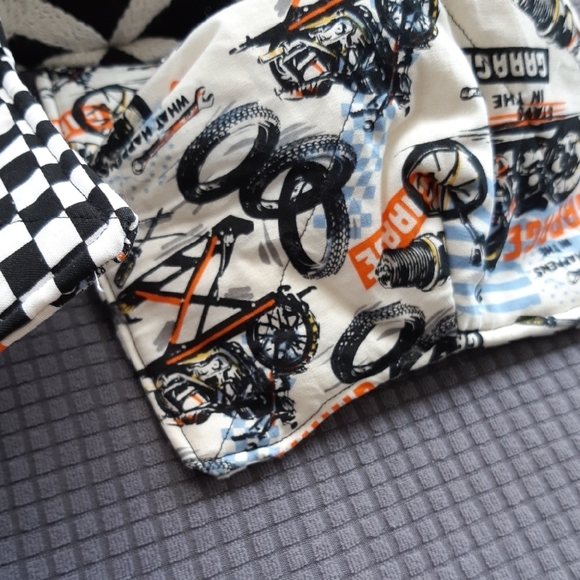 Artisan Black and White Checkered Bowl Cozy - Picture 2 of 4